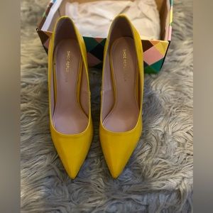 Yellow Pointy Toe Heels